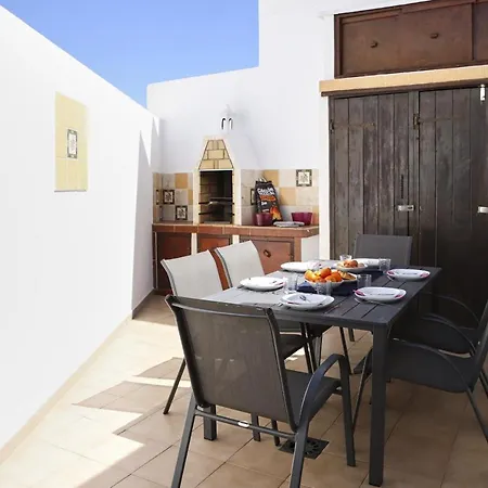 220 - Casa Hannah By Villas Now Ltd *